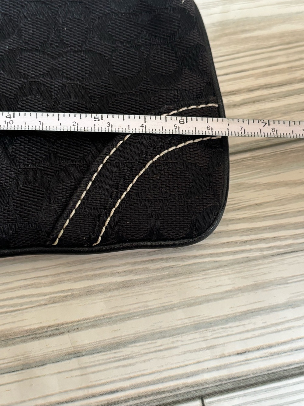 Coach signature canvas wristlet with white contrast stitching - Picture 7 of 8